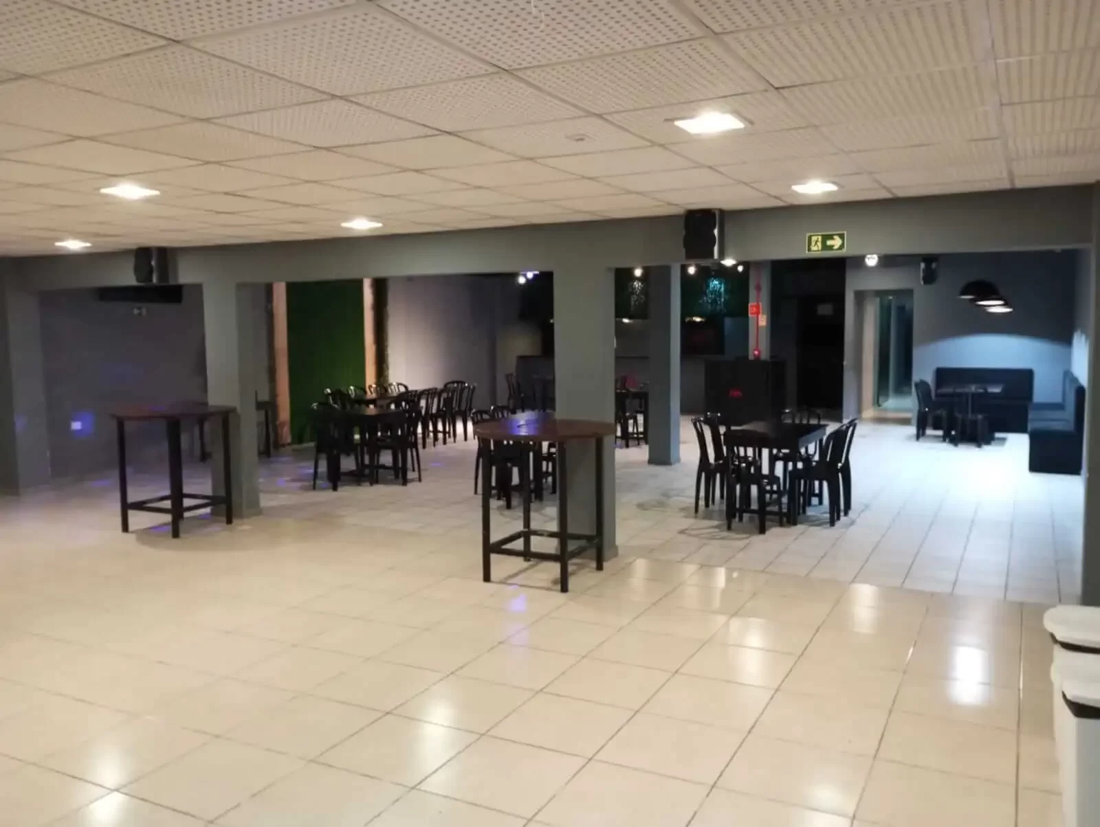 Locação de Espaço para Eventos em Curitiba com Infraestrutura e Licenças (3)